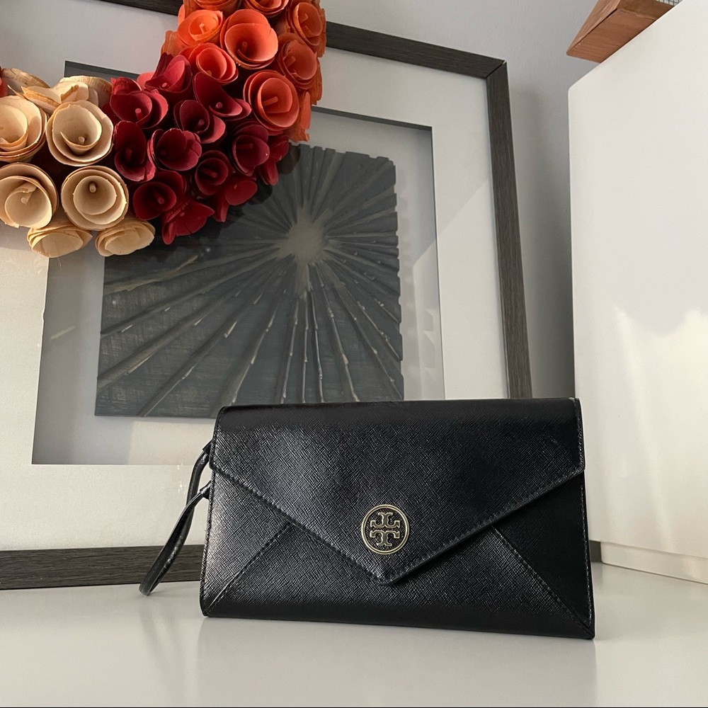 Tory Burch Robinson envelope wristlet